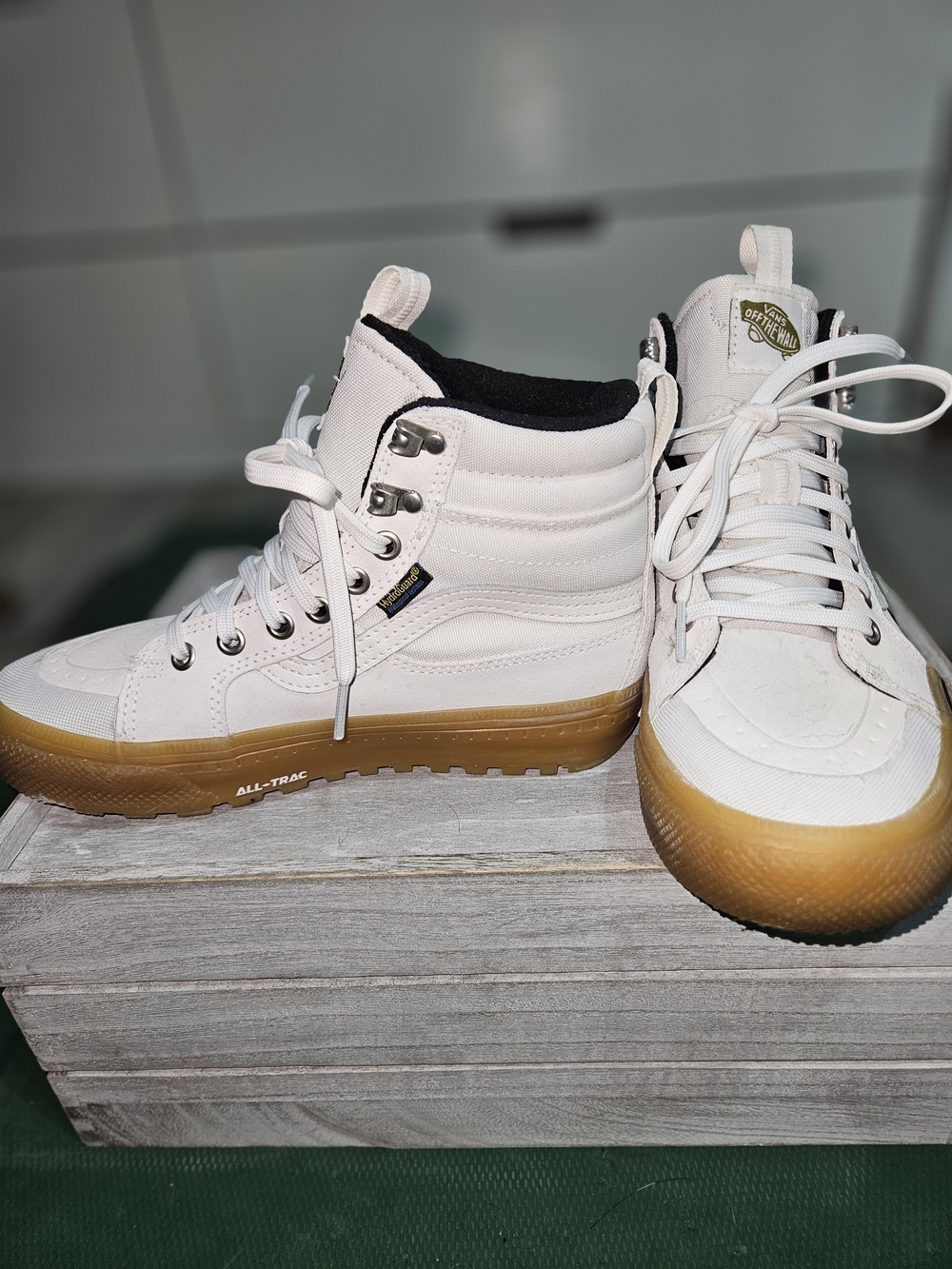 Vans MTE Sk8-Hi Waterproof Insulated Shoe - Women's